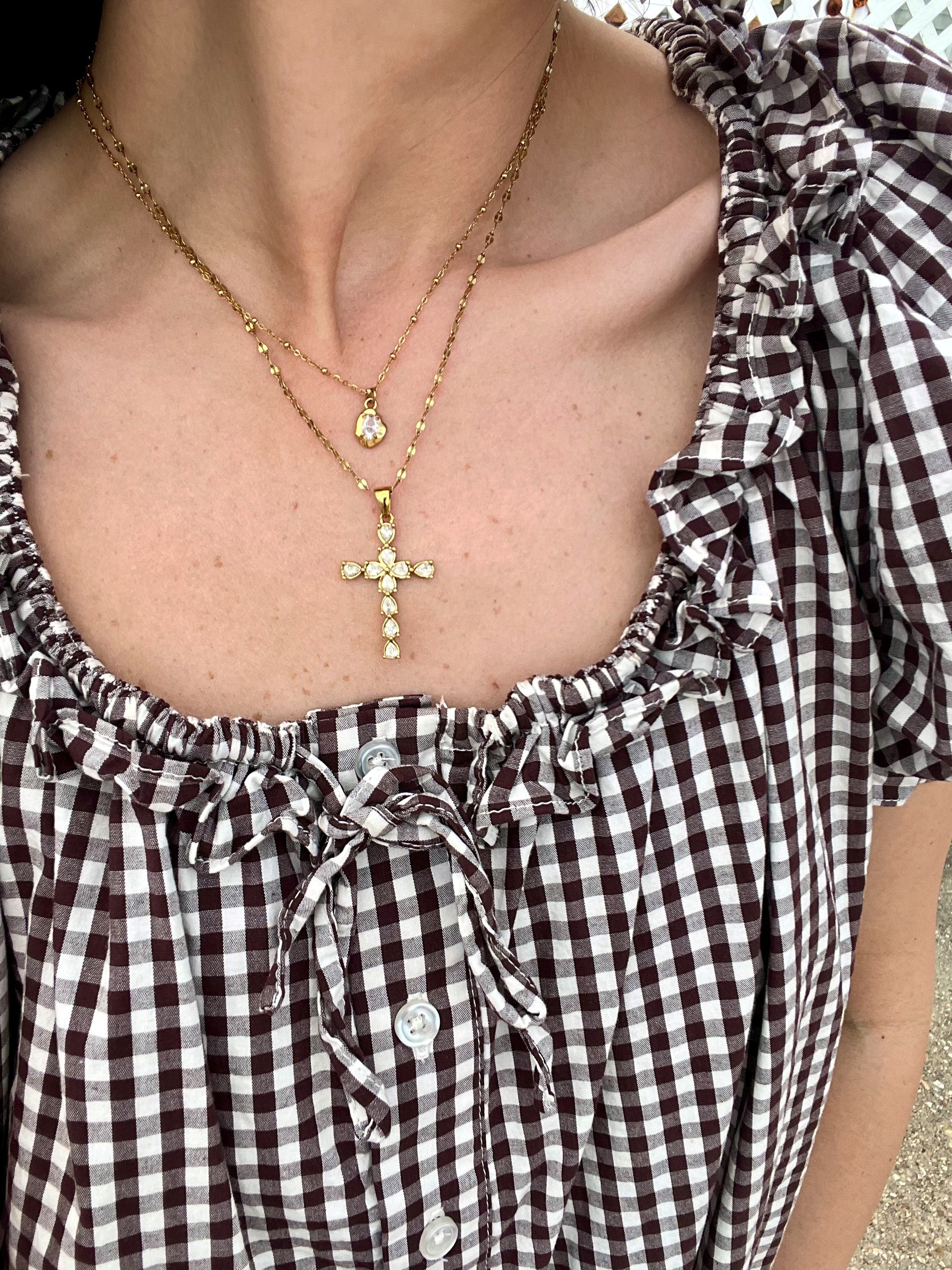 Brillante Cross Chain Necklace