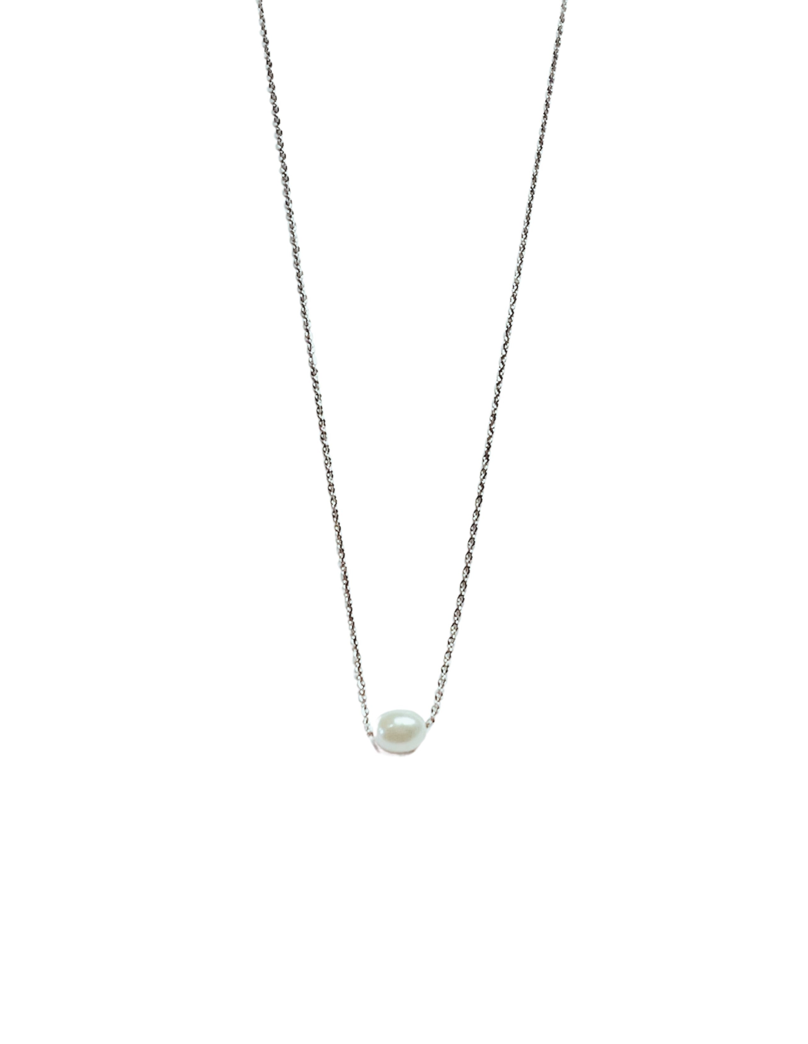 Simple Pearl Necklace